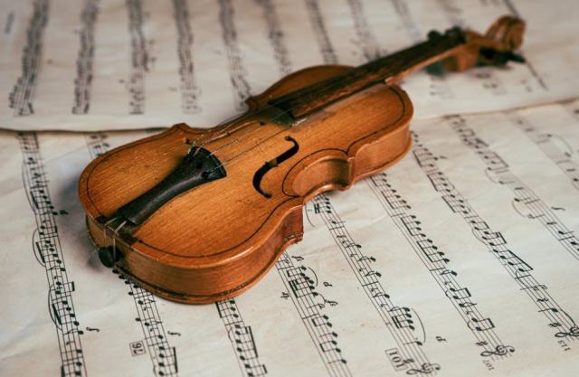 Apprendre le solfège : notes, rythmes et lecture de partition pas à pas Apprendre le solfège : notes, rythmes et lecture de partition pas à pas