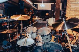 Cours de Batterie : Apprendre les Bases du Drumming