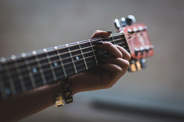 Guitare classique : posture, technique et grands compositeurs Guitare classique : posture, technique et grands compositeurs
